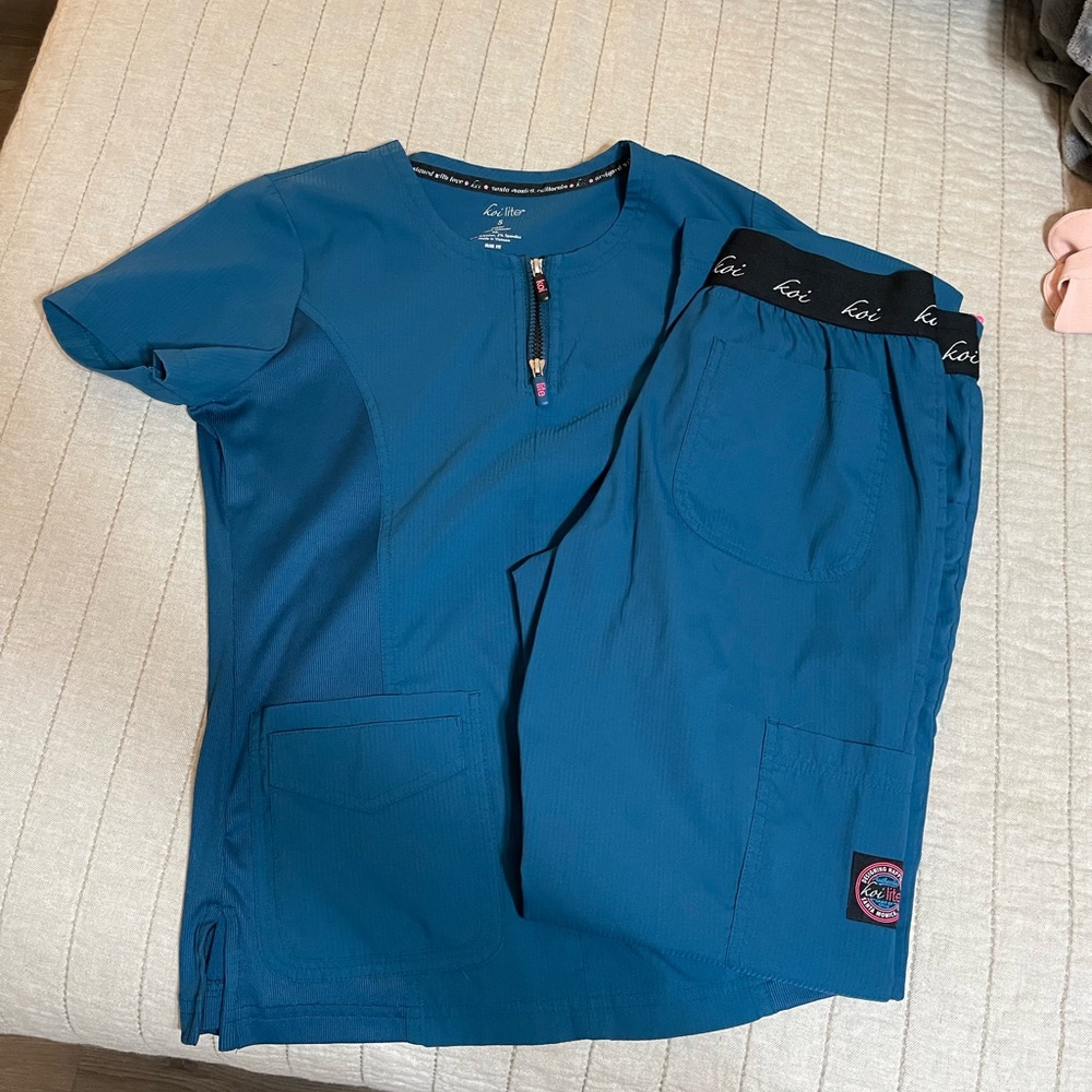 Koi Teal Scrub Set with Logo Accent